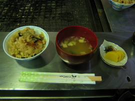 牡蠣焼き・牡蠣飯と味噌汁で〆