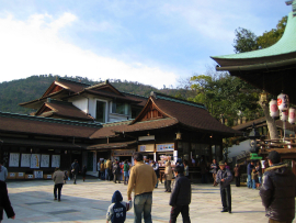 石清尾八幡神社