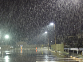 雪　マルヨシ駐車場