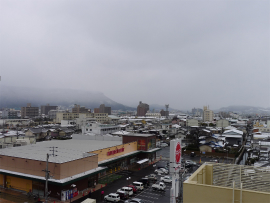 ホテル屋上から雪景色　屋島？